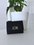 Ženski mali crni novčanik Calvin Klein